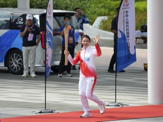 十五运会香港赛区火炬传递途经多个著名地标