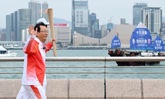 十五运会香港赛区火炬传递途经多个著名地标