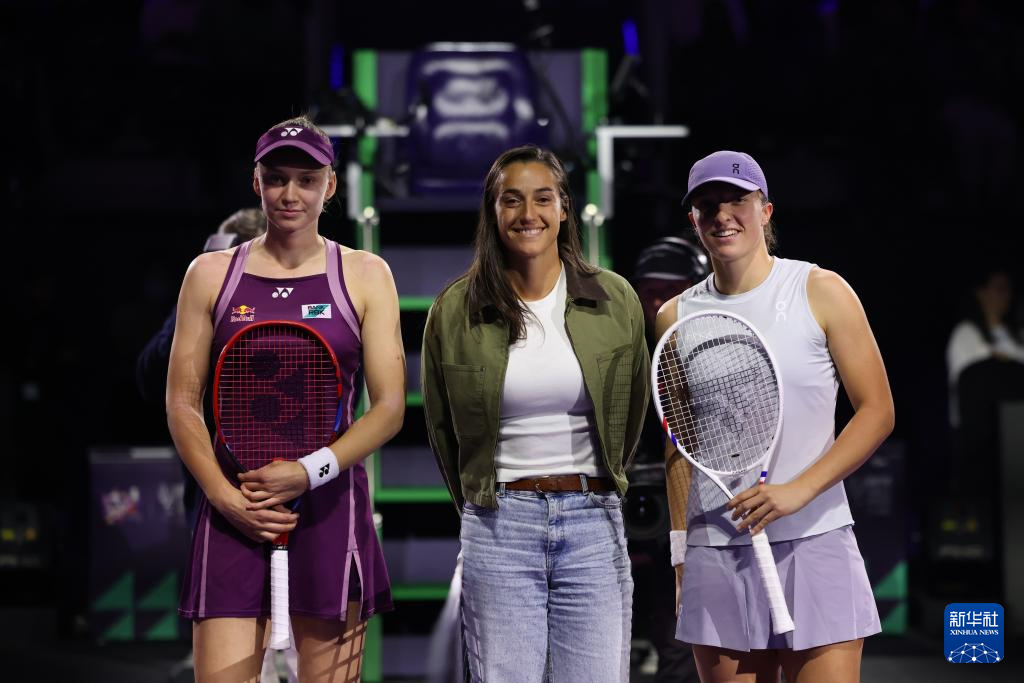 WTA年终总决赛:莱巴金娜胜斯维亚特克