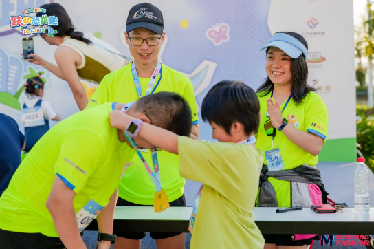 “跃动恐龙跑”登陆厦门翔安,亲子趣味跑开启欢乐家庭运动时光