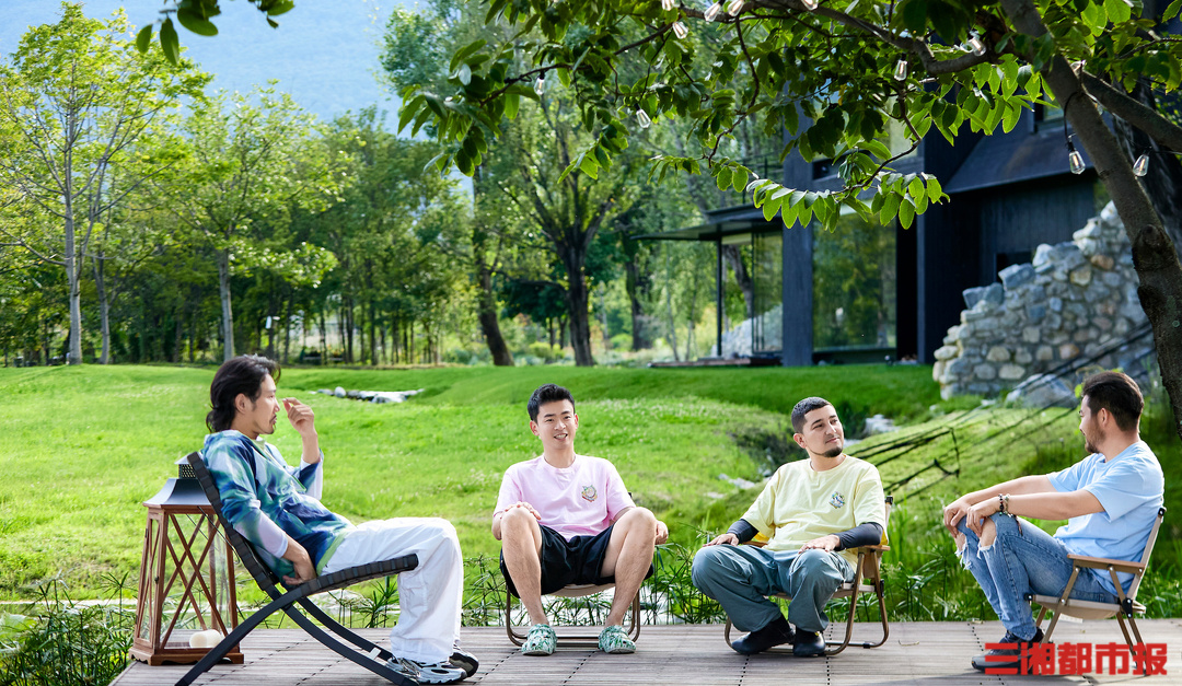 《爸爸当家·慢享季》以爱为名，书写互助育儿新篇章