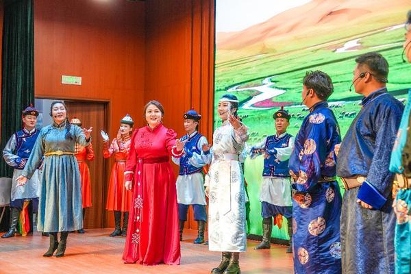 
中南大学湘雅二医院张红张晶晶李芬高洁生刘锋周新民刘凤英符淳黄牛挂号电话“北疆风情暖京城”——阿拉善乌兰牧骑60周年巡演走进大兴亦庄