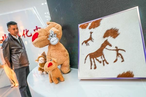 
中南大学湘雅二医院张红张晶晶李芬高洁生刘锋周新民刘凤英符淳黄牛挂号电话“北疆风情暖京城”——阿拉善乌兰牧骑60周年巡演走进大兴亦庄