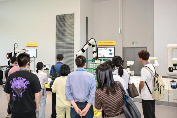 
重庆各大医院黄牛挂号电话宁波银行绍兴分行：普惠金融润越地，精准滴灌助小微