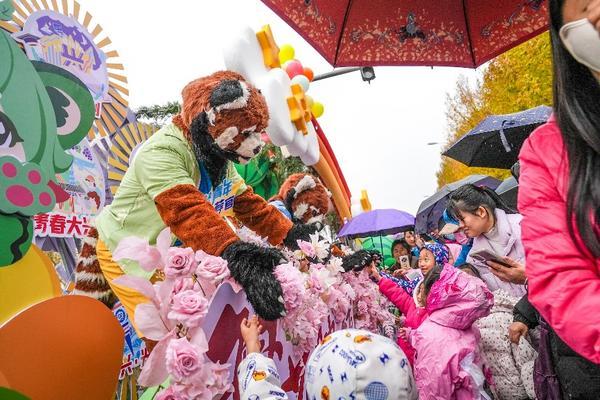 
上海第七人民医院黄牛号贩子票贩子代网上预约代挂号电话北京大兴庞各庄“西瓜小镇”主打“快乐休闲”，2025花宠季描绘产业融合新图景