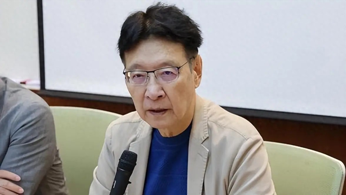 赵少康亮票遭起诉,邱毅:75岁的他恐须入监狱服刑