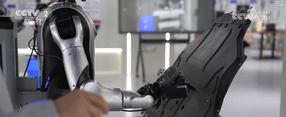 
西安各大医院黄牛挂号电话“小场景”做出“大文章”！中国向“新”发力 诸多“应用场景”变为“科创胜景”