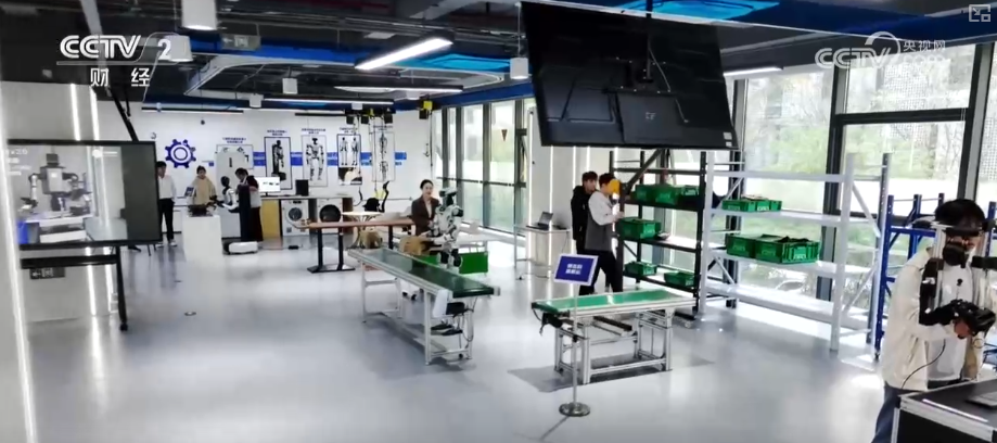 
西安各大医院黄牛挂号电话“小场景”做出“大文章”！中国向“新”发力 诸多“应用场景”变为“科创胜景”