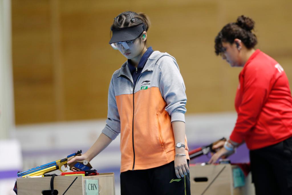 射击世锦赛：中国队再夺两金 团体项目破世界纪录