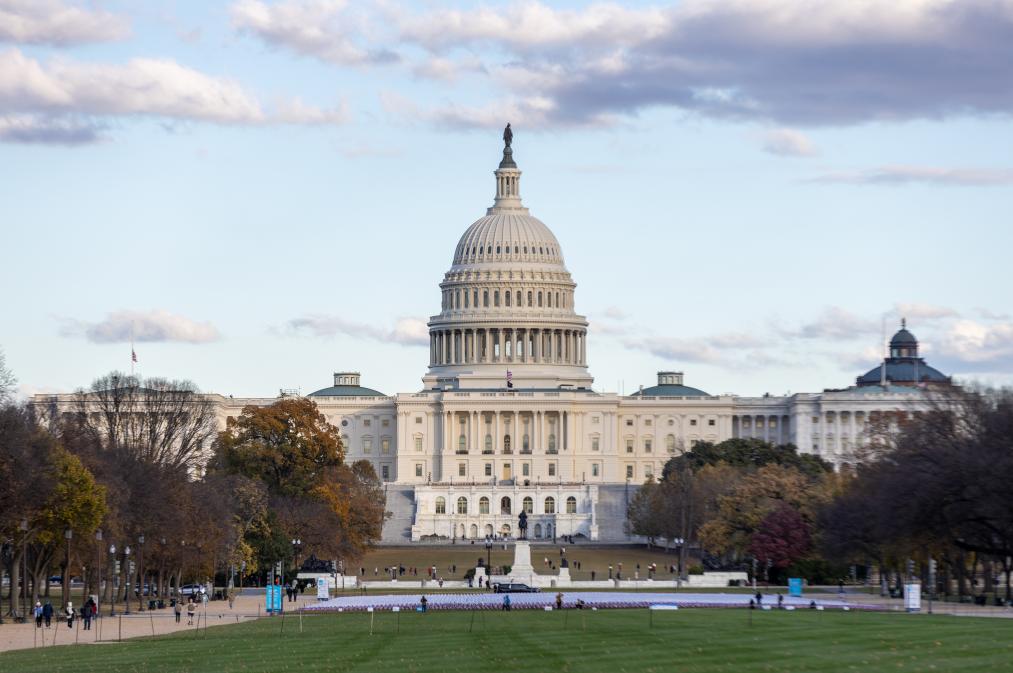 拼车骑摩托去华盛顿?美众议员花式上路赶“表决”