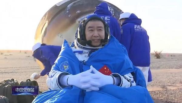 首都医科大学附属妇产医院黄牛号贩子票贩子代网上预约代挂号电话神二十航天英雄凯旋!与神二十一乘组完成“人类第一次在太空做饭”