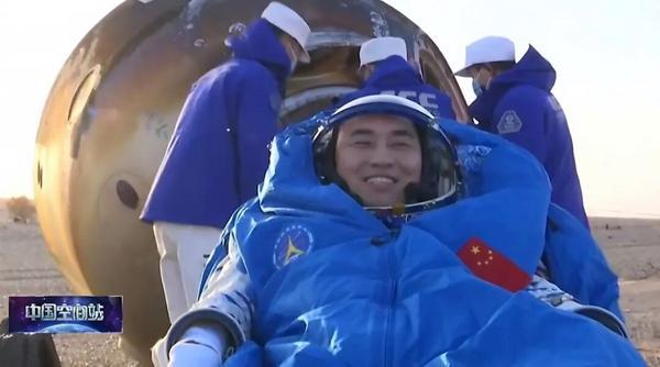 首都医科大学附属妇产医院黄牛号贩子票贩子代网上预约代挂号电话神二十航天英雄凯旋!与神二十一乘组完成“人类第一次在太空做饭”