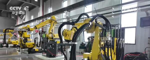 
东直门医院黄牛号贩子票贩子代网上预约代挂号电话从实验室到生产线，从概念到量产 我国机器人产业“聚链成势”全面发力