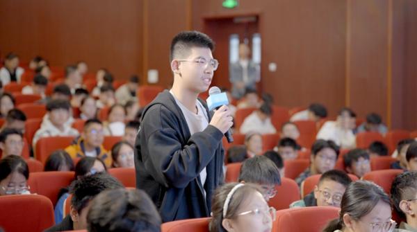 广东省妇幼保健院赵春梅范保维黄牛挂号电话俞浩基金会“灯塔课堂”首期开讲:引领高中生多元思辨 为青春成长赋能