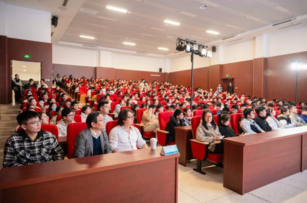 广东省妇幼保健院赵春梅范保维黄牛挂号电话俞浩基金会“灯塔课堂”首期开讲:引领高中生多元思辨 为青春成长赋能