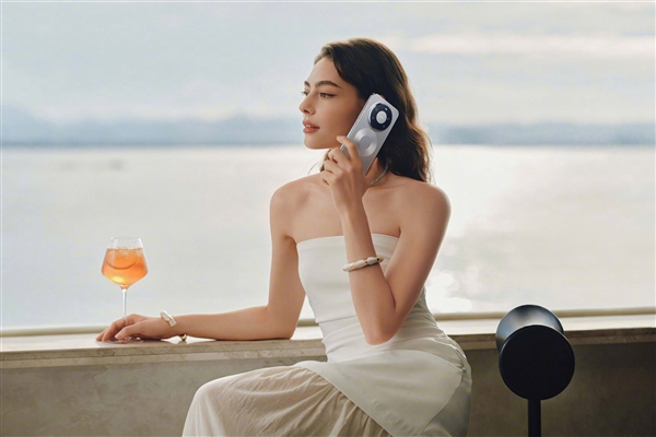 华为Mate 80 Pro Max屏幕亮度达到8000尼特：史上最亮