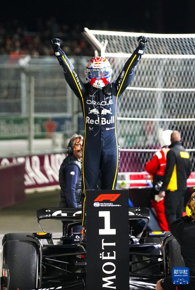 F1拉斯维加斯大奖赛：维斯塔潘夺冠