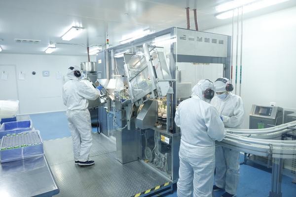 
南京各大医院黄牛挂号电话按下升级改造“快进键” 推动医药健康产业高质量发展