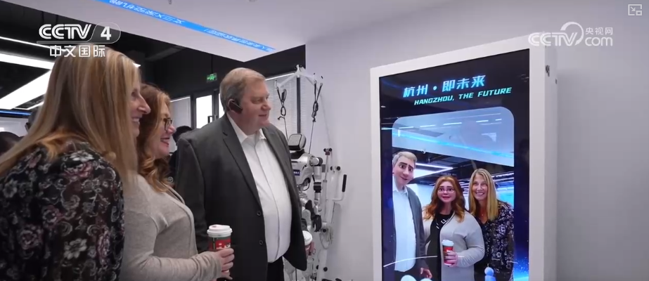 
陆军特色医学中心（大坪医院）徐伦山张溢华李昆昆黄牛挂号电话“中国游+中国购”掀热潮 “利好举措+优化体验”服务外国游客解锁多彩中国