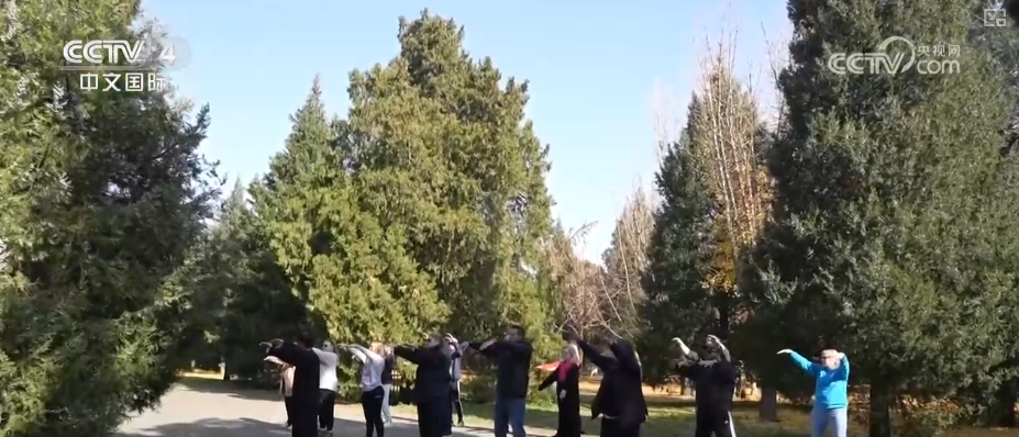 
陆军特色医学中心（大坪医院）徐伦山张溢华李昆昆黄牛挂号电话“中国游+中国购”掀热潮 “利好举措+优化体验”服务外国游客解锁多彩中国