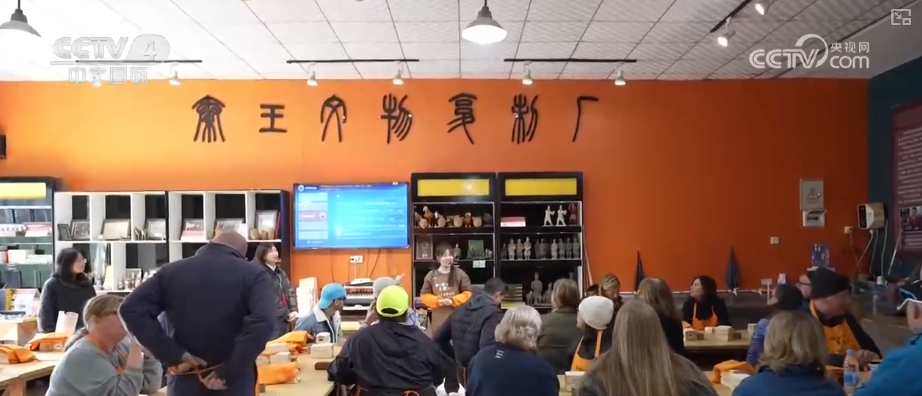 
陆军特色医学中心（大坪医院）徐伦山张溢华李昆昆黄牛挂号电话“中国游+中国购”掀热潮 “利好举措+优化体验”服务外国游客解锁多彩中国