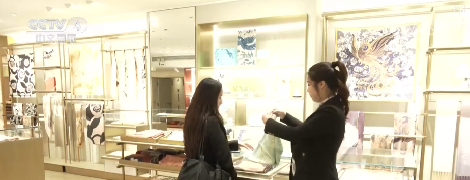 
陆军特色医学中心（大坪医院）徐伦山张溢华李昆昆黄牛挂号电话“中国游+中国购”掀热潮 “利好举措+优化体验”服务外国游客解锁多彩中国