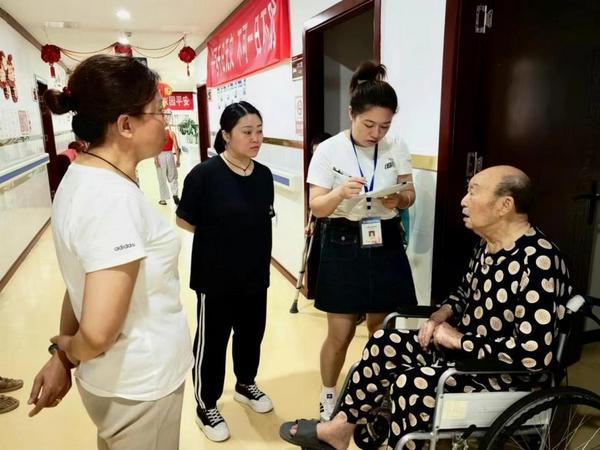 
世纪坛医院黄牛号贩子票贩子代网上预约代挂号电话阳光人寿长护险服务人员李欢欢：让长护险温暖落地，以初心绘就护老风景