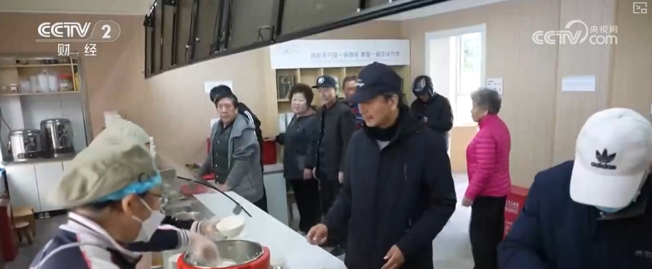 
西安医院黄牛号贩子票贩子代网上预约代挂号电话事关养老！为群众安享幸福晚年提供标准助力 | 新版标准指南解读↓