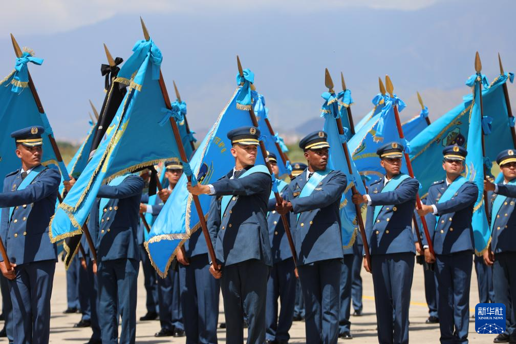 马杜罗：委内瑞拉空军应时刻准备保卫国家