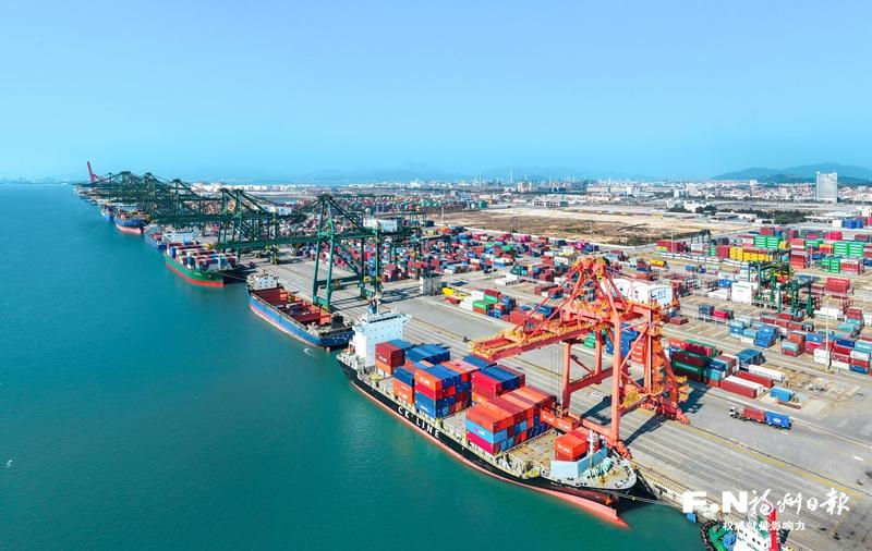 向海立新港 越洋连深情