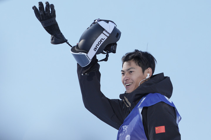 单板大跳台世界杯赛季首战即白热化 苏翊鸣、葛春宇突出重围