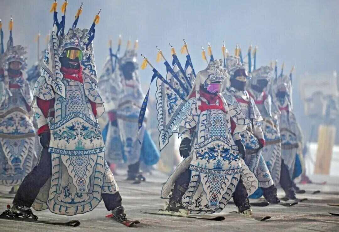 东北文旅一到冬天就“杀疯了”！国风+冰雪运动你见过吗？