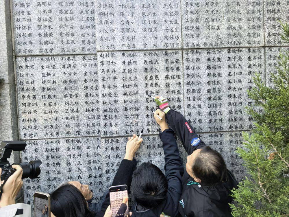南京举行大屠杀死难者家庭祭告活动 在世幸存者仅剩24人