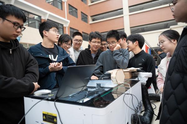 山东省立医院张海清孙香兰曲华伟宁豪刘军卢俊吴亚光张鹏王正军黄牛挂号电话从“未来教室”到“灯塔计划”,俞浩未来基金会推动科技教育公益迈向体系化