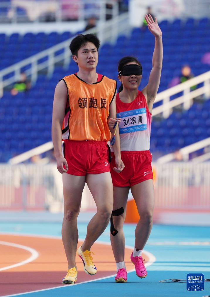 全国残特奥会|田径女子100米T11级决赛:刘翠青夺冠