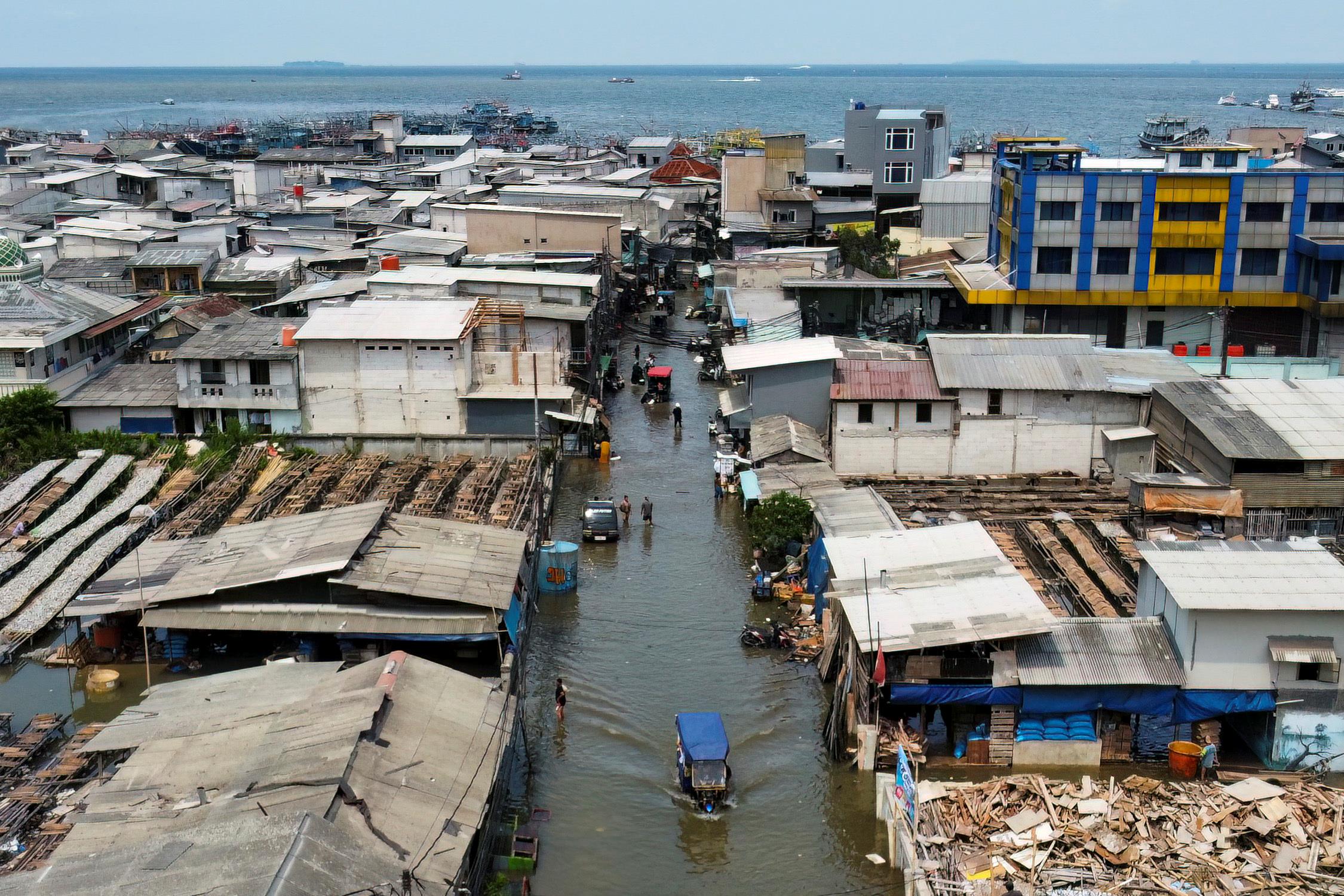 印尼苏门答腊岛山体滑坡灾害遇难人数升至990人