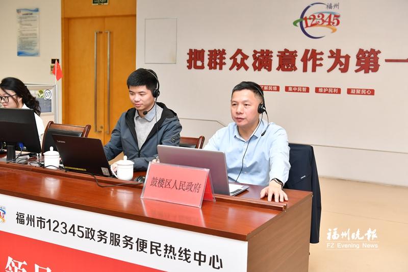 鼓楼区领导接听12345热线 “鼓教通”可提供AI辅助功能