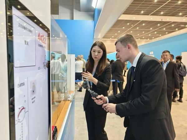 山东各大医院黄牛挂号电话渤海银行志愿服务:十七年温情滴灌 以金融温度点亮城市文明