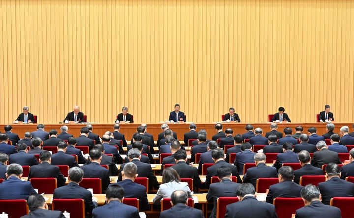 微镜头·习近平总书记在中央经济工作会议上丨“追求实实在在、没有水分的增长”