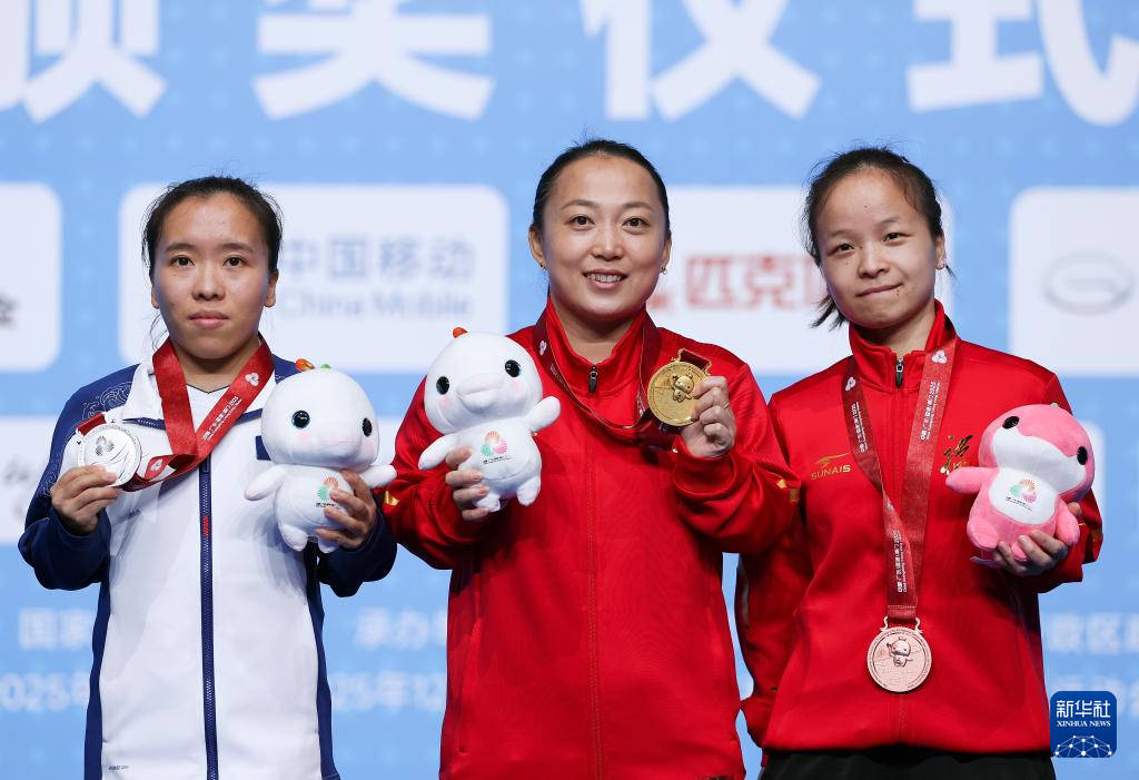 全国残特奥会|羽毛球:福建队选手李凤梅获SH6女子单打冠军