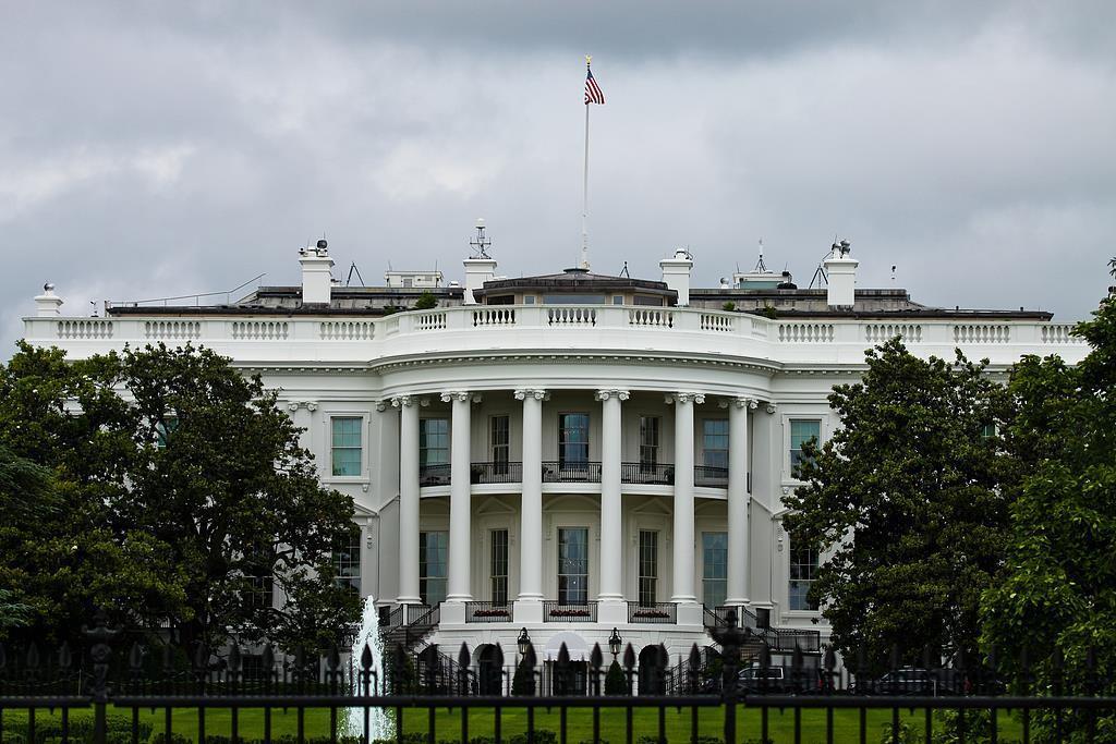 特朗普签署行政命令 重申2028年登月目标