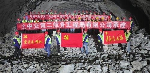 福建福安国道228项目下白石隧道右洞顺利贯通