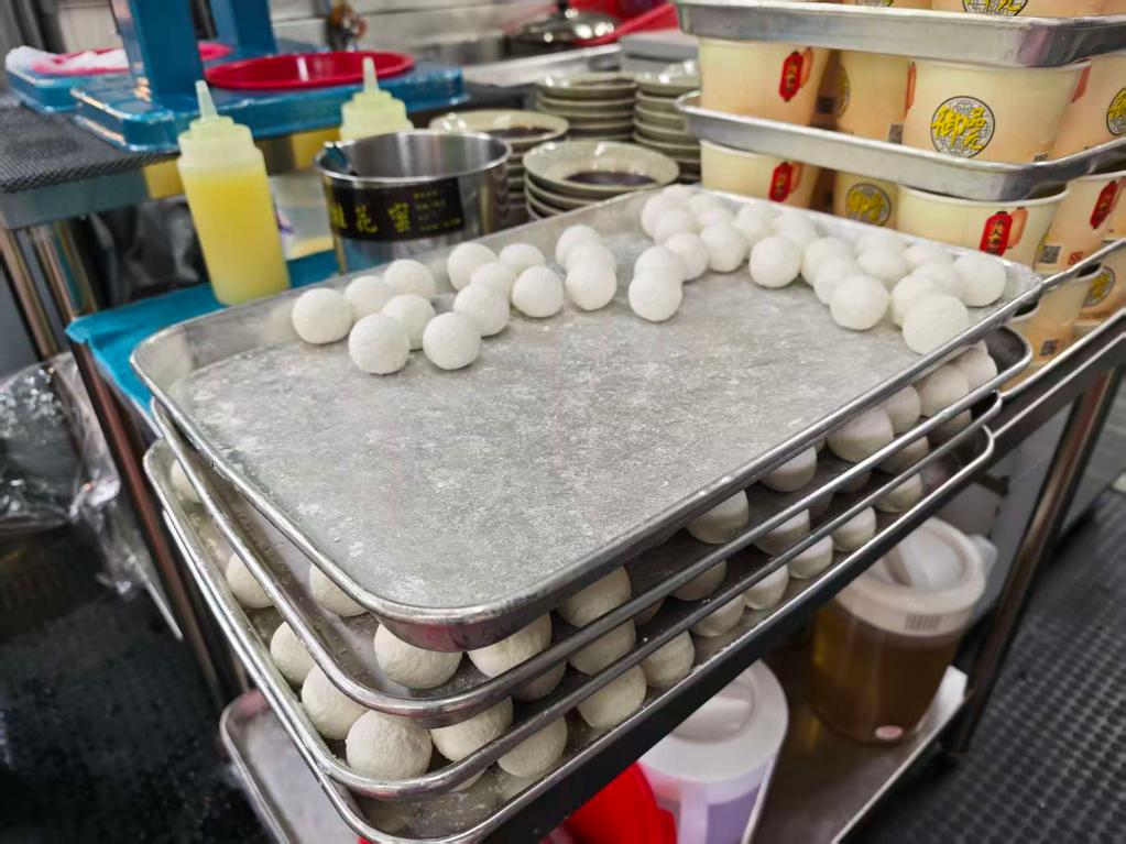 吃汤圆、盼团圆——台湾民众热闹迎冬至