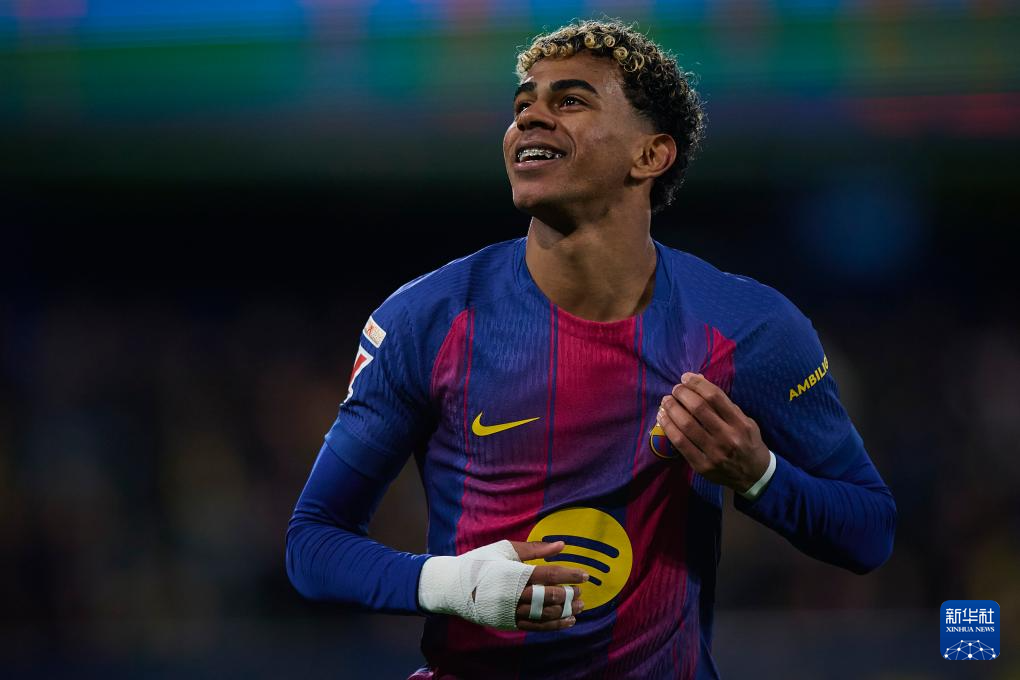 足球——西甲：巴塞罗那胜比利亚雷亚尔