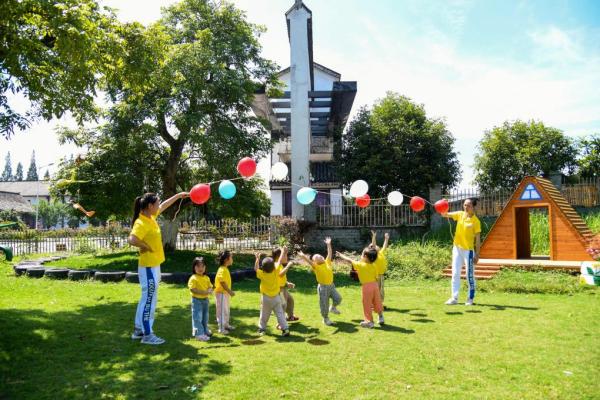 
北大肿瘤医院黄牛号贩子票贩子代网上预约代挂号电话首次亮相！托育服务法草案有这些看点