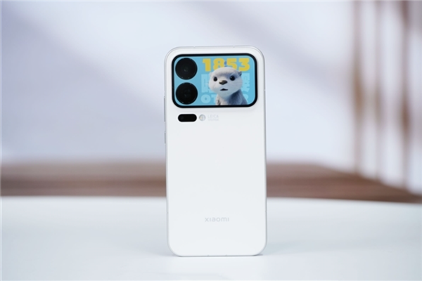 小米17系列再添猛将!Plus版配置流出:6.9英寸大直屏+潜望长焦