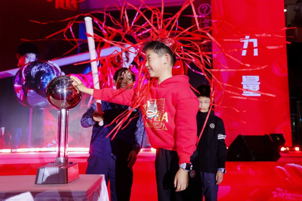 “冰雪+”“非遗+”“体育+” 元旦旅游市场实现“开门红”