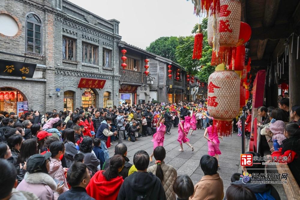 非遗舞蹈《钱箭舞》。