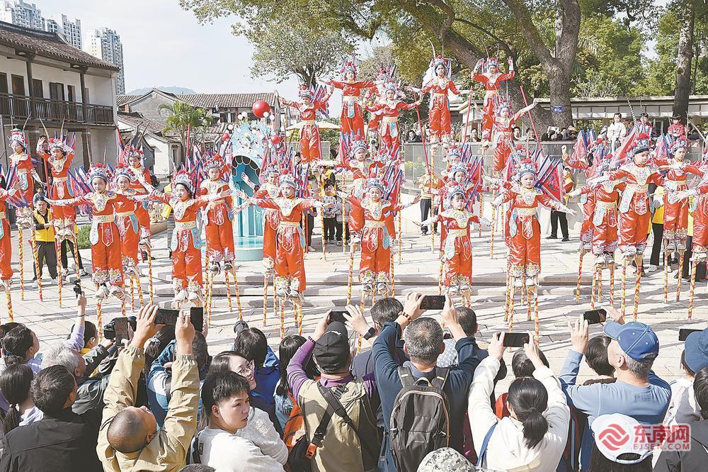 “非遗+文旅” 古城焕新彩
