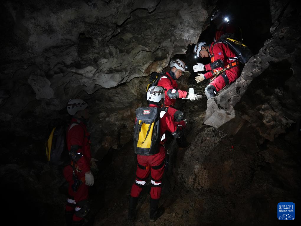 我国首次航天员洞穴训练圆满完成